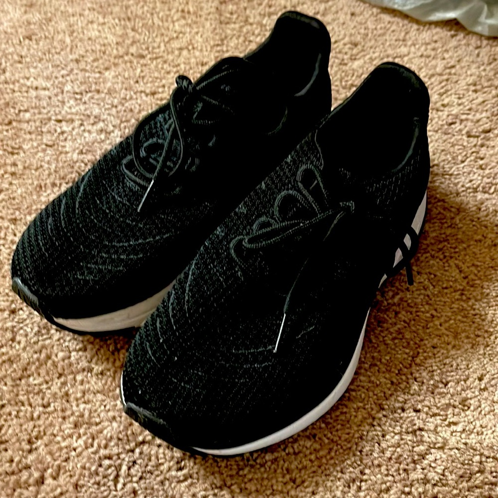 Size 7 wide width propet shoes